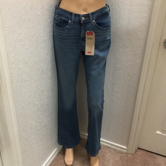 Levis Classic Bootcut Jeans - Picture 9 of 14